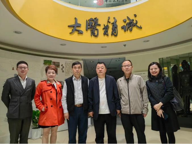 球速体育股份董事长邢雅江到访香港浸会大学中医药学院