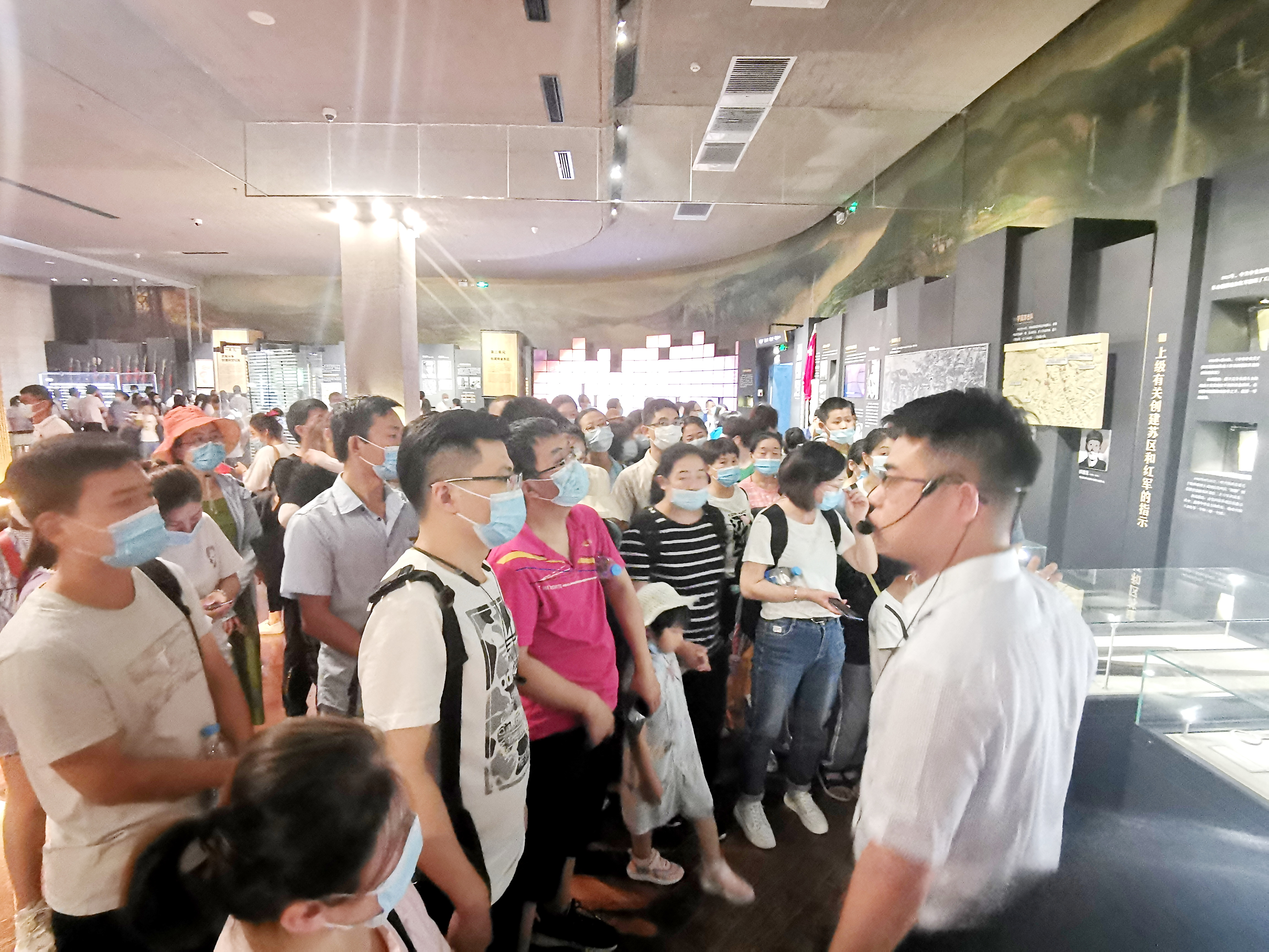 2021球速体育股份先进员工照金行