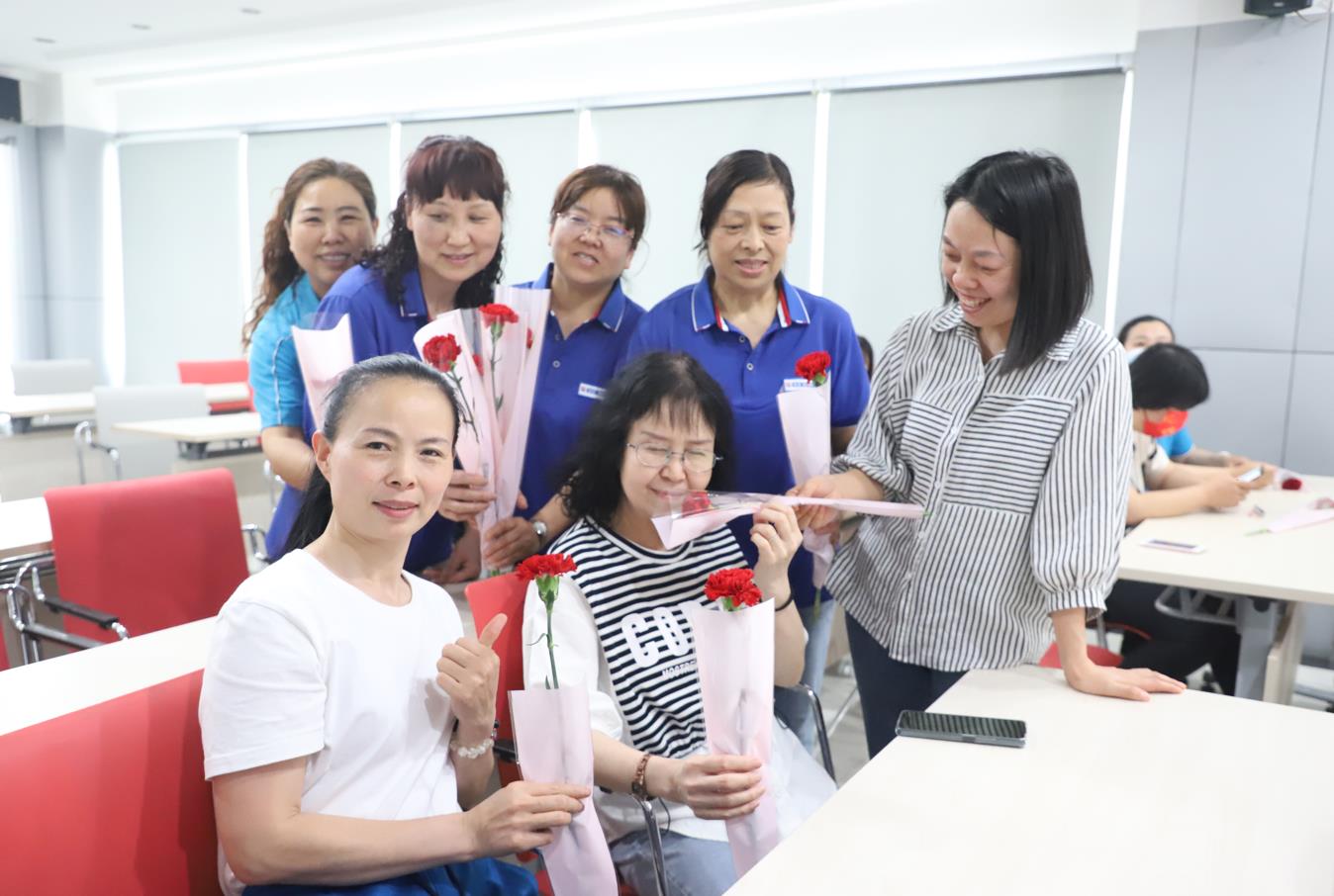 2022年球速体育股份母亲节观影活动