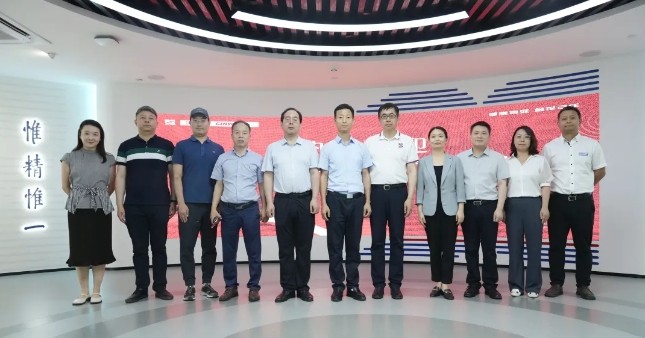 西安医学院领导一行莅临球速体育股份考察交流