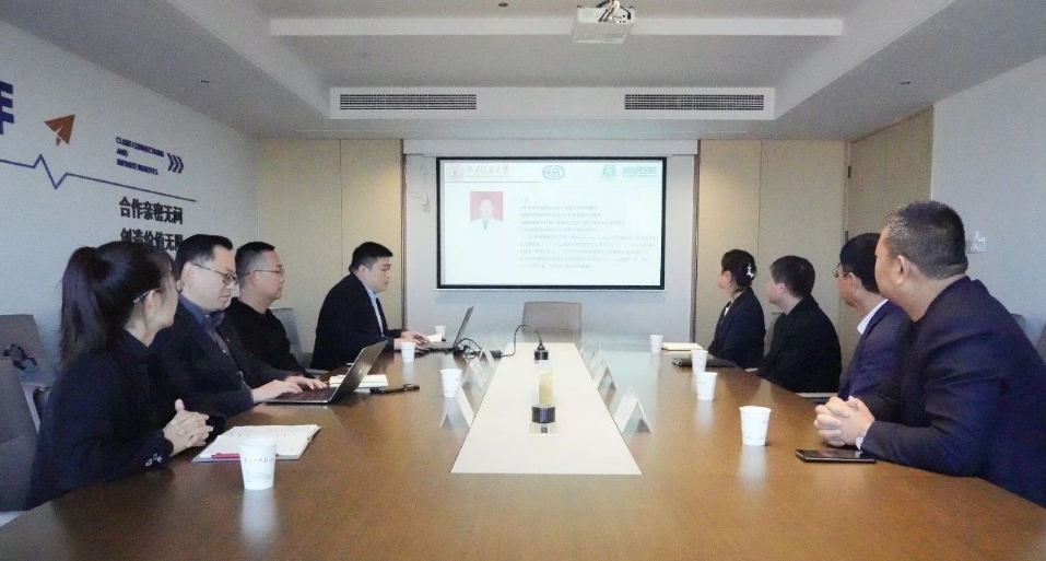 西安交通大学生命科与技术学院院长徐峰、西京医院脊柱科主任医师丁坦莅临球速体育股份考察交流